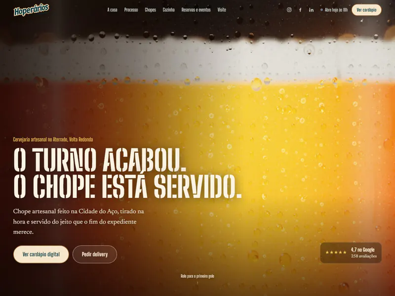 Página inicial do site da Cervejaria Hoperários, com um copo de chope em close e o título O turno acabou, o chope está servido
