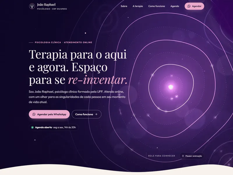 Página inicial do site do psicólogo João Raphael, fundo roxo com ondas animadas e o título Terapia para o aqui e agora
